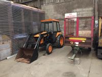 Kubota B275 Tractor with Marshall Tipping Trailer